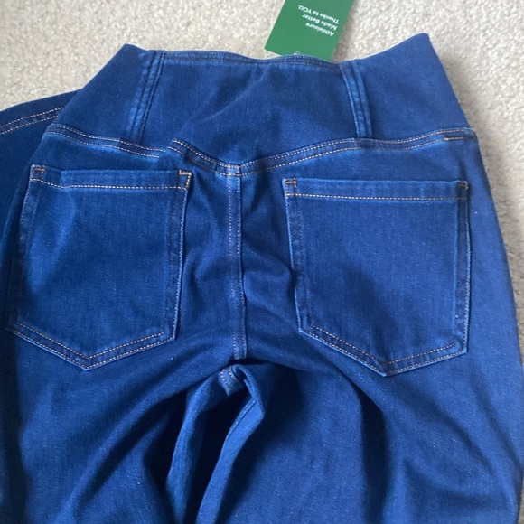 Women’s Halara pants - Picture 2 of 4